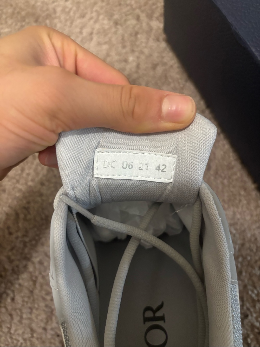 Dior Menโs Light Gray B30 - Picture 4 of 4